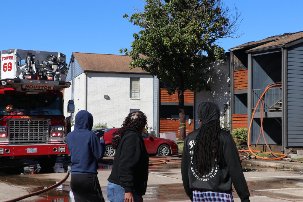 2-Alarm Fire Destroys West Houston Apartment Building — Several Rescued ...