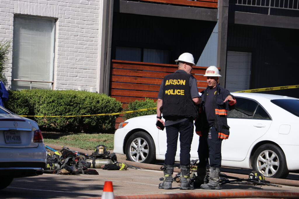2-Alarm Fire Destroys West Houston Apartment Building — Several Rescued ...